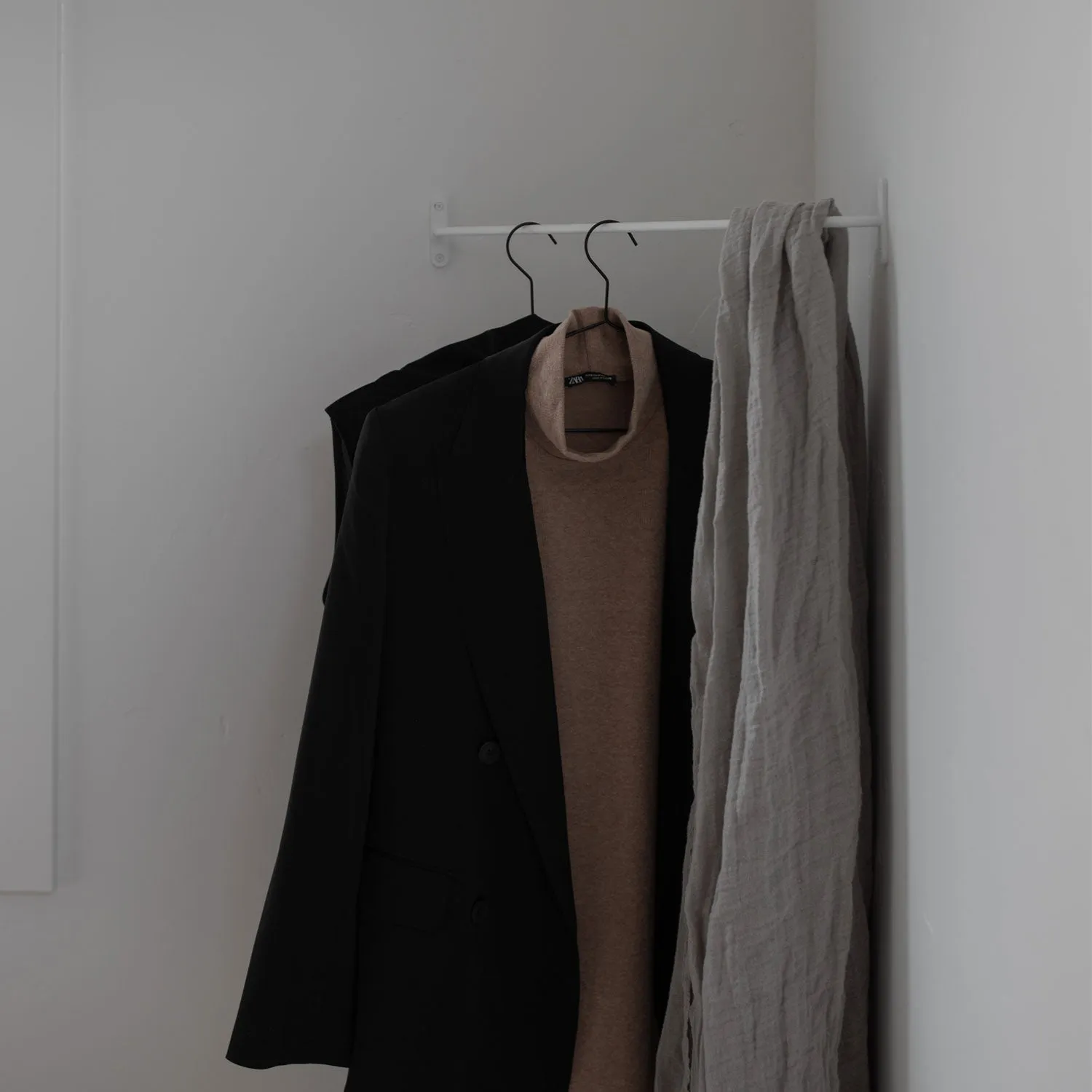 Corner Clothes Rack