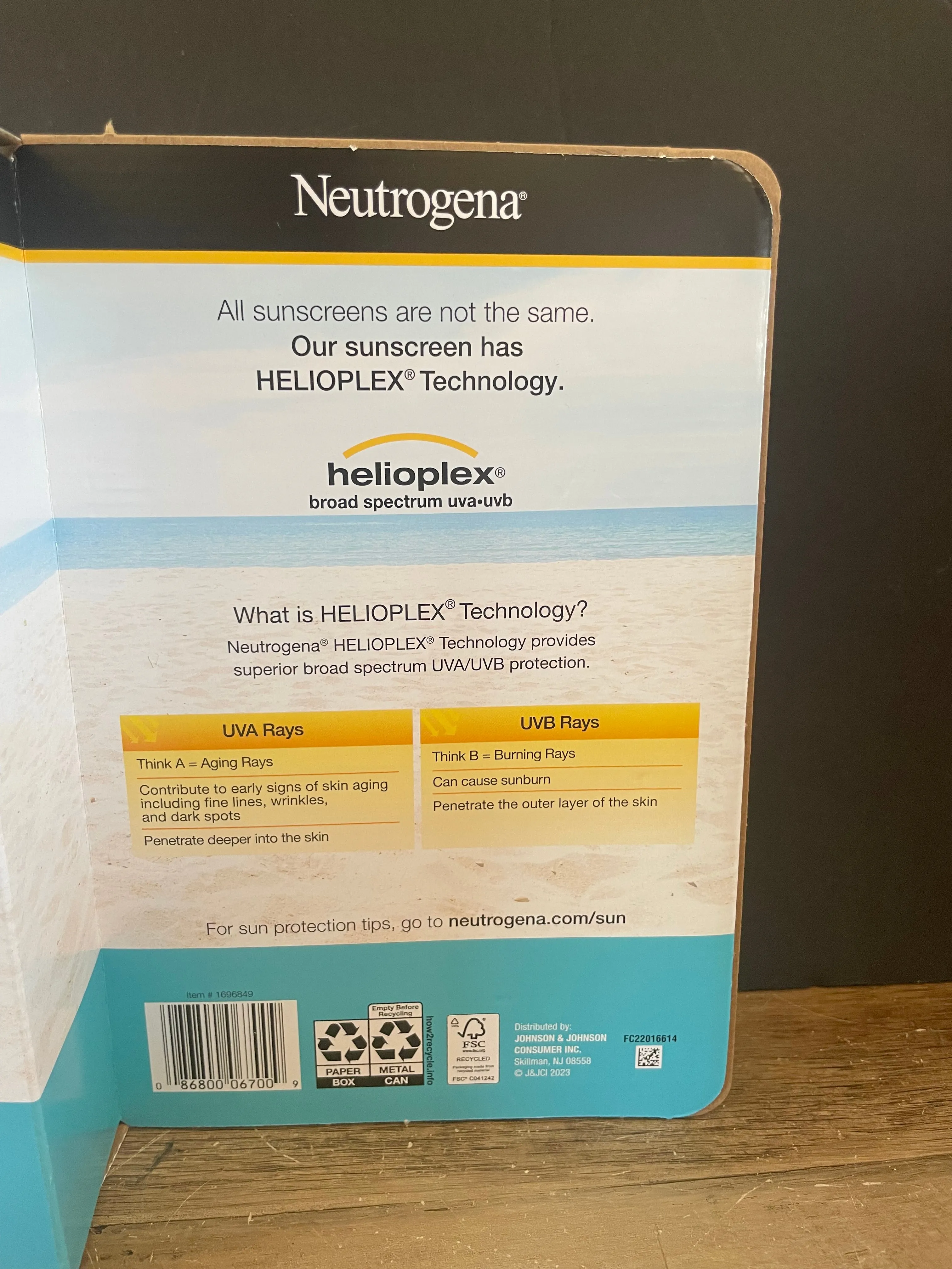 <€€ New Neutragena Dual Pack Beach Strength Defense Water Sun 60  SPF Protection Sunscreen Spray Helioplex